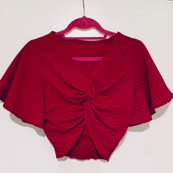 Tops - ✨ RED BUTTERFLY SLEEVE TOP ✨